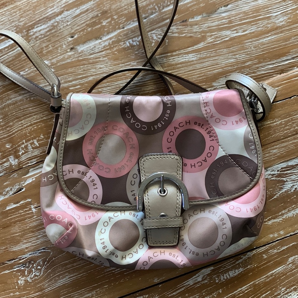 Classic Coach – Crossbody